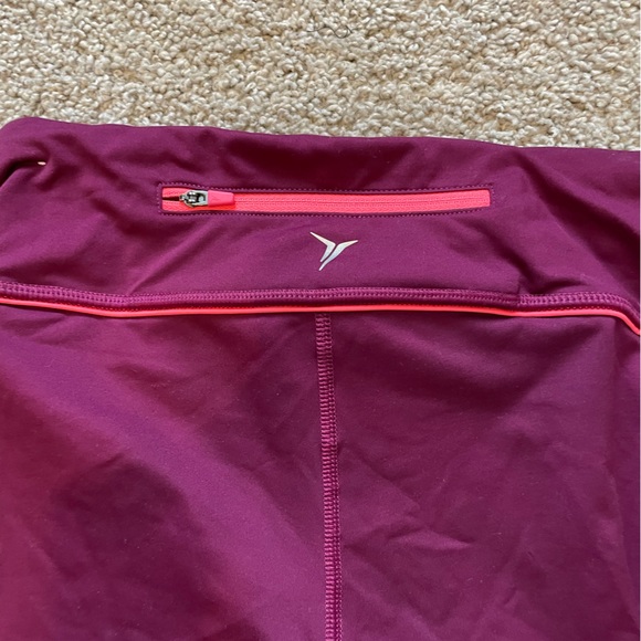 Old navy active leggings - Picture 3 of 4